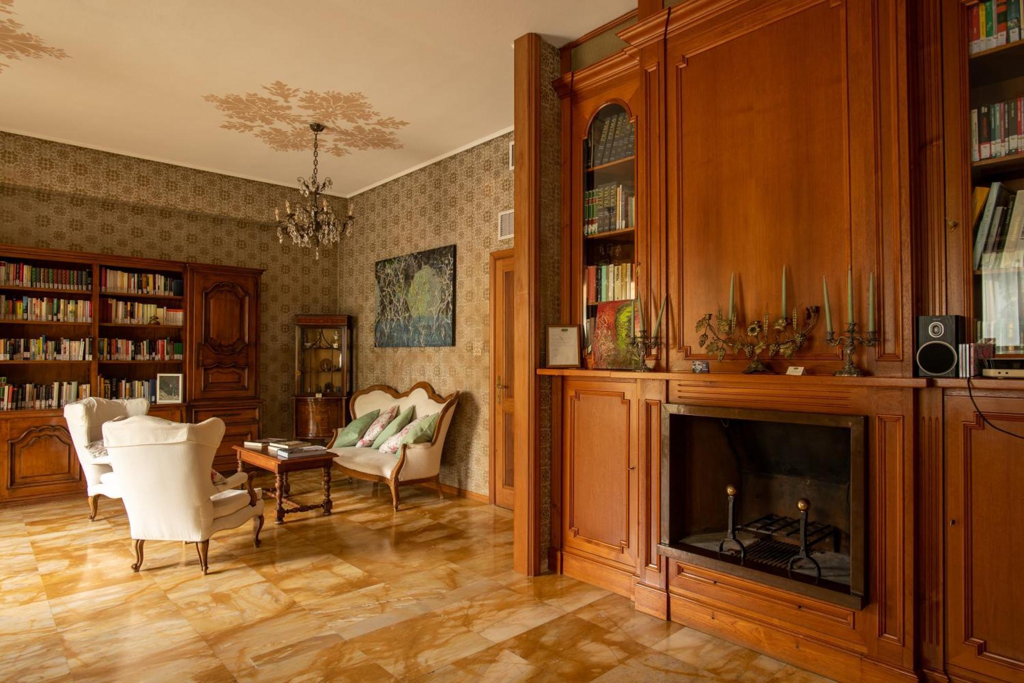 Locanda Dei Buoni E Cattivi กาญารี ภายนอก รูปภาพ