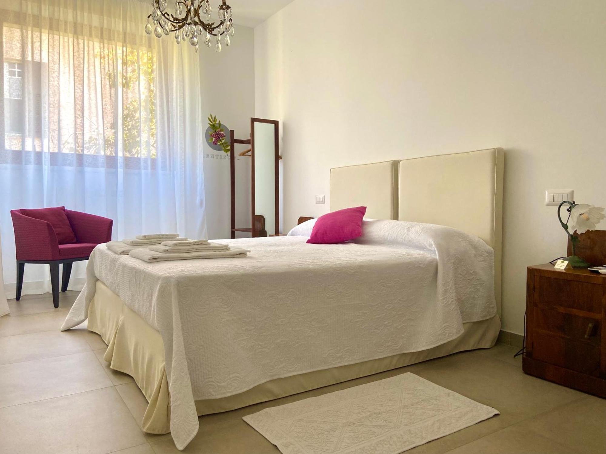Locanda Dei Buoni E Cattivi กาญารี ภายนอก รูปภาพ
